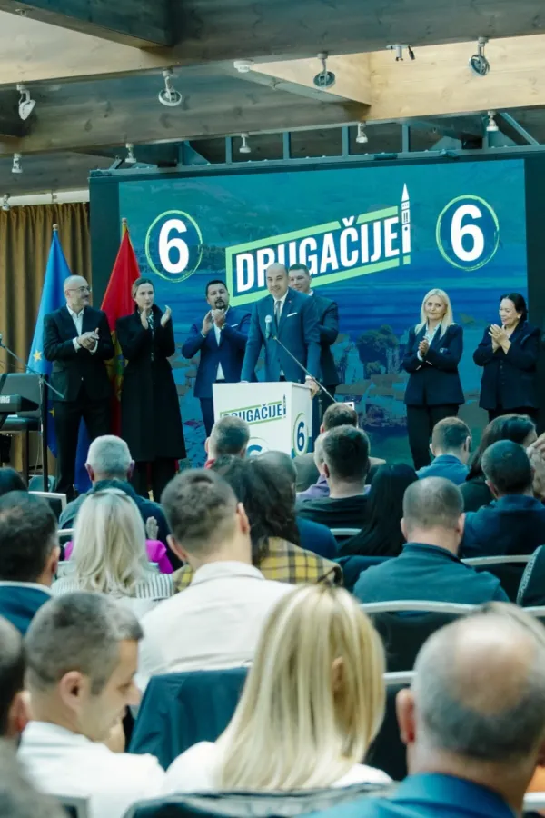 Rađenović: Prethodne vlasti donosile samo kriminal i korupciju,&nbsp;vrijeme je za drugačiju Budvu