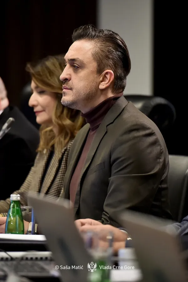Vlada planira zaduženje do 1,4 miliјarde eura