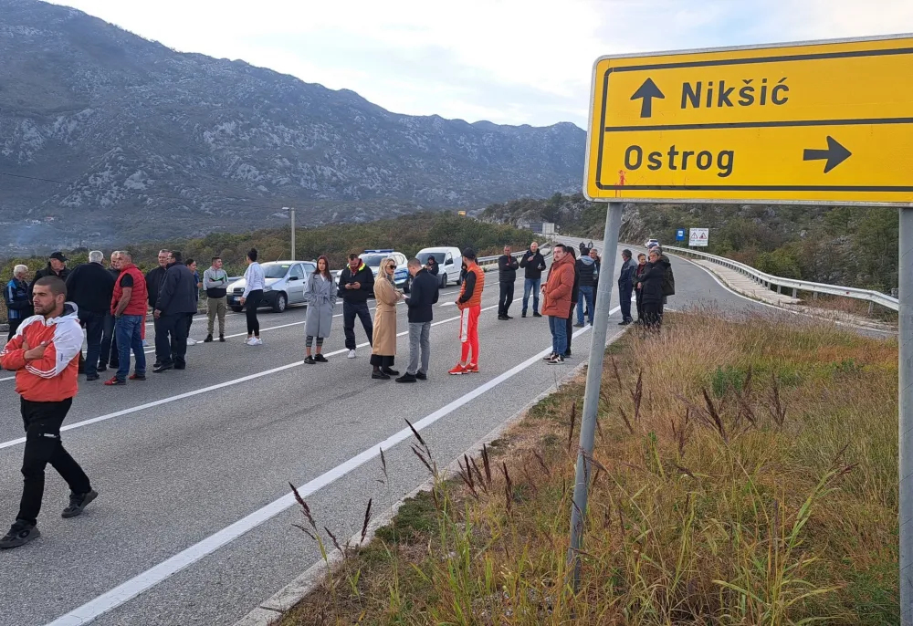 &Scaron;kuletić: Eto nas pred Op&scaron;tinu da tražimo svoja prava