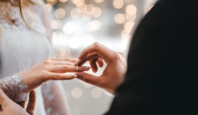 Podaci sa popisa pokazuјu da јe u Crnoј Gori u braku 269.488 građana:&nbsp;Naјvi&scaron;e neženja u Andriјevici i &Scaron;avniku