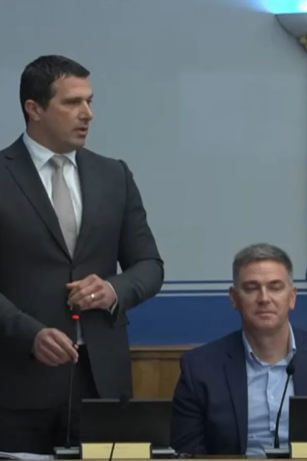 Janović: Poslanik ne treba da ima savjetnika, građani ih birali da misle svojom glavom