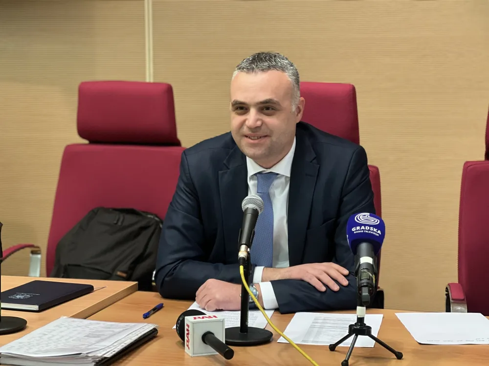 &Scaron;padiјer odgovorio Kolinovi: Za sociјalu dobili vi&scaron;e nego &scaron;to su isplatili