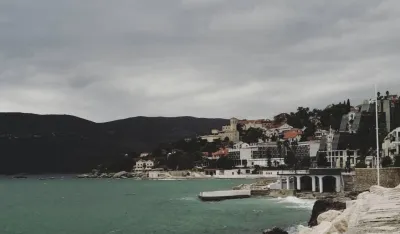 Sjutra na snazi crveni meteo-alarm: Obilne padavine i jak vjetar, velika temperaturna kolebanja