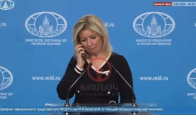 (VIDEO) Neobična situacija na konferenciji Zaharove: "Ma&scaron;o, udari balističkim projektilima"