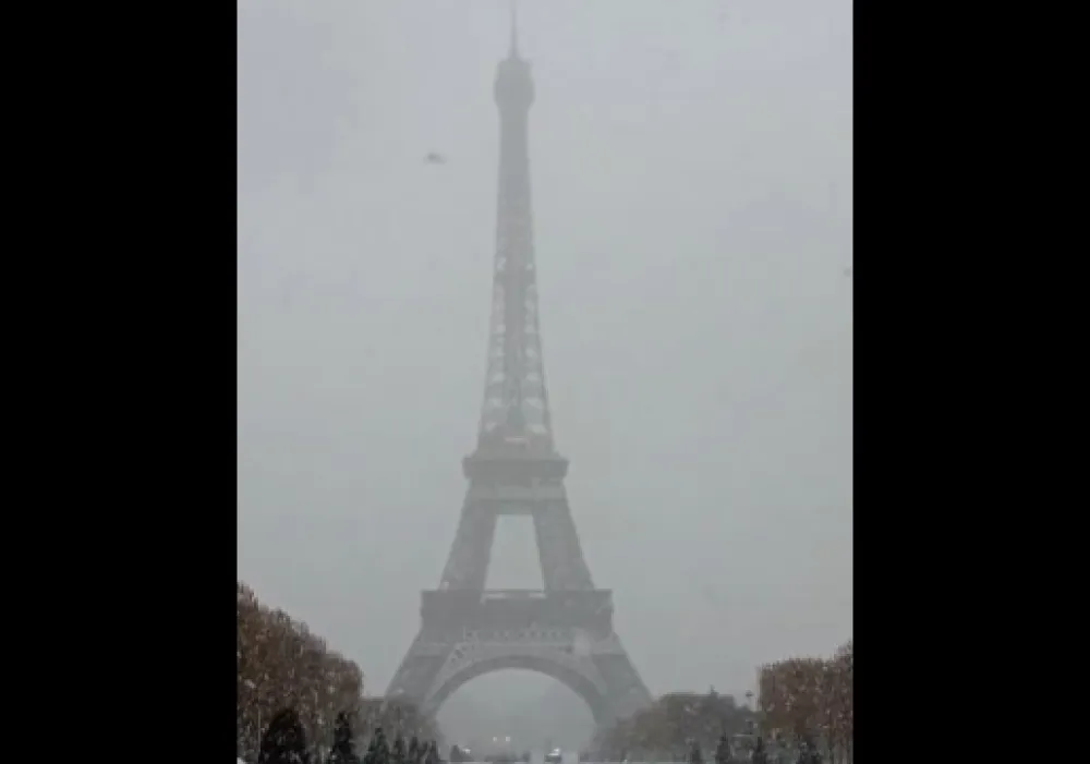 (VIDEO) Sniježna oluja u Francuskoj, 10 odsto letova otkazano