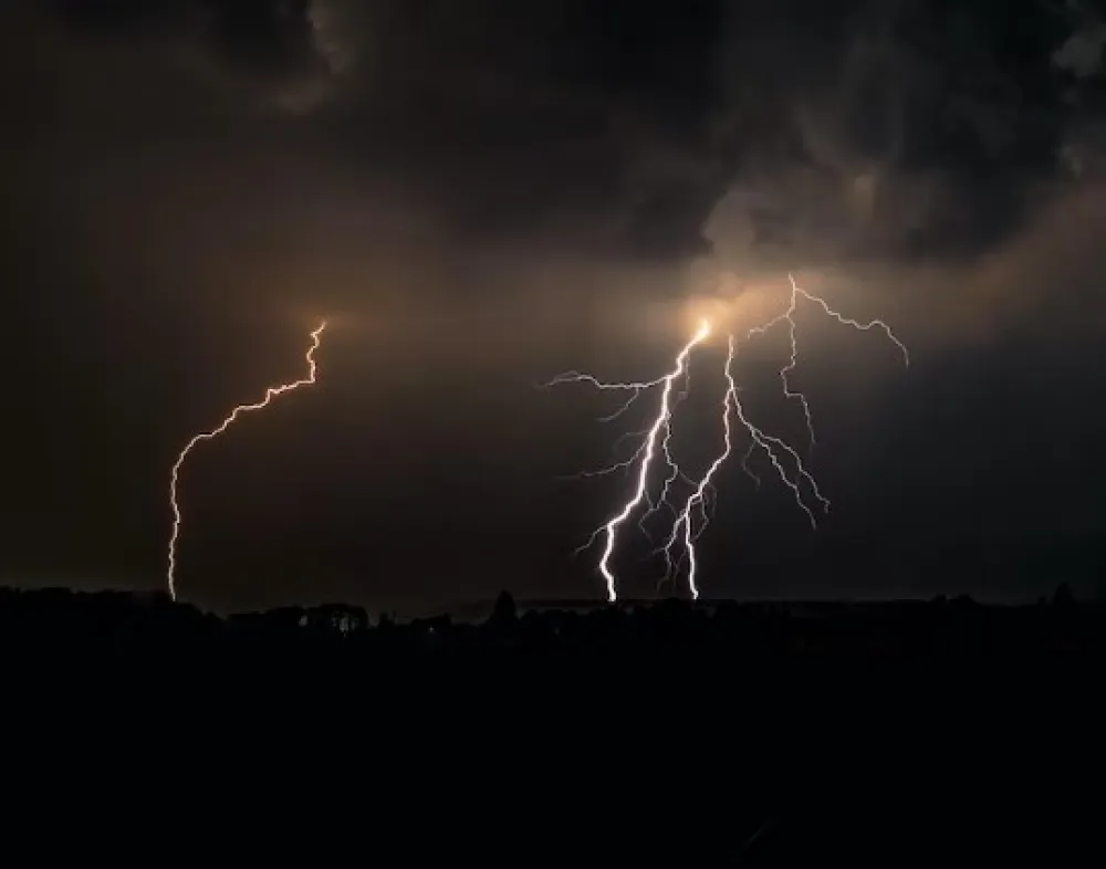 Narandžasti meteoalarm u Hrvatskoj: U prekidu trajektne linije na Jadranu