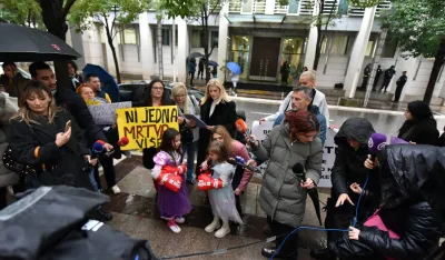 (FOTO) Protest protiv nasilja: "Nijedna vi&scaron;e mrtva"