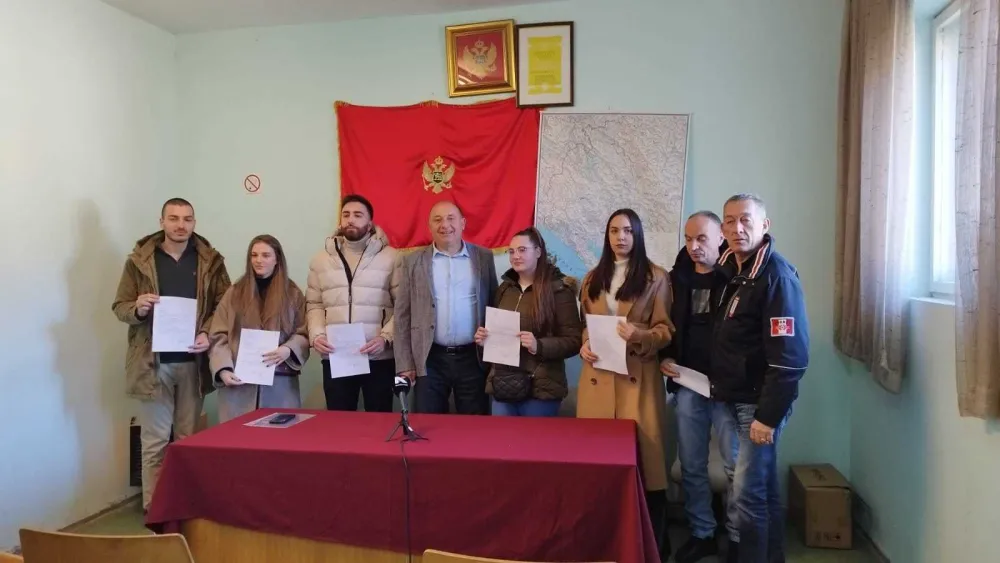 Nik&scaron;ić: Stipendije za najbolje učenike MZ Župa