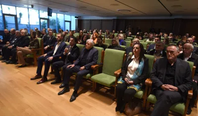 Brojni po&scaron;tovaoci djela i lika Voja Stanića okupili su se danas u CANU na komemorativnoj sjednici