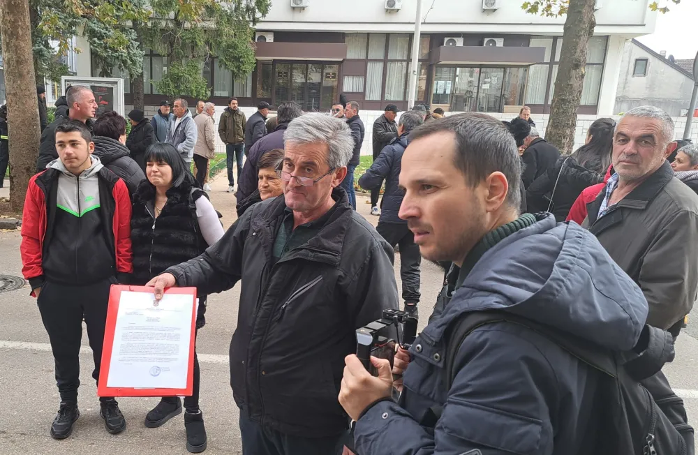 Mje&scaron;tani Bogetića na protestu u Nik&scaron;iću