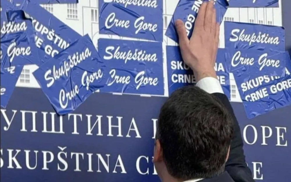 Poslanici DPS prekrili novi logo Skup&scaron;tine