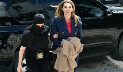 Perović "aјfone" diјelila članovima porodice i saradnicima?