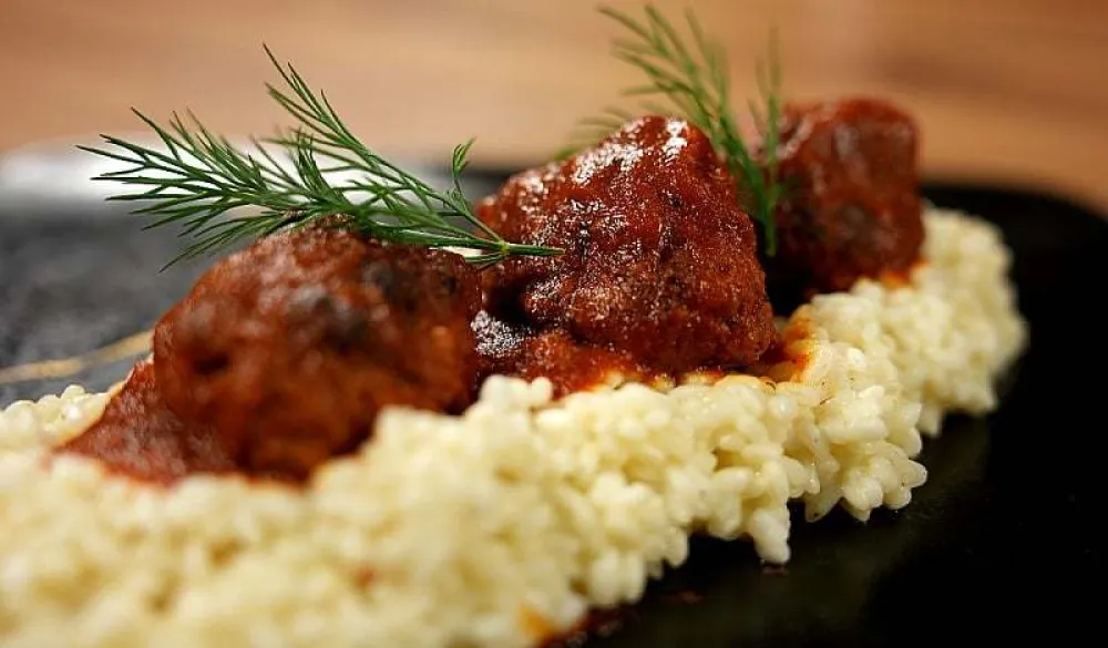 Ćufte u kremastom sosu s rižom