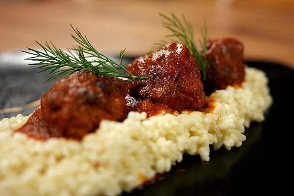 Ćufte u kremastom sosu s rižom