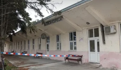 Sru&scaron;io se plafon na rekonstruisanoj željezničkoj stanici u Ćupriji