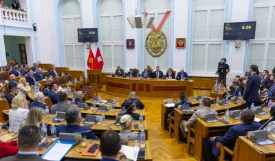 Preko 2.000 eura primilo 28 poslanika