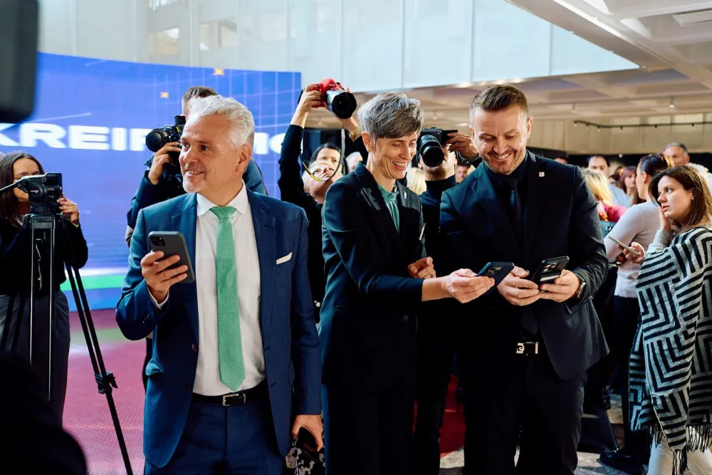 Mara&scaron; Dukaj, Ekaterina Paniklova i Johan Satler