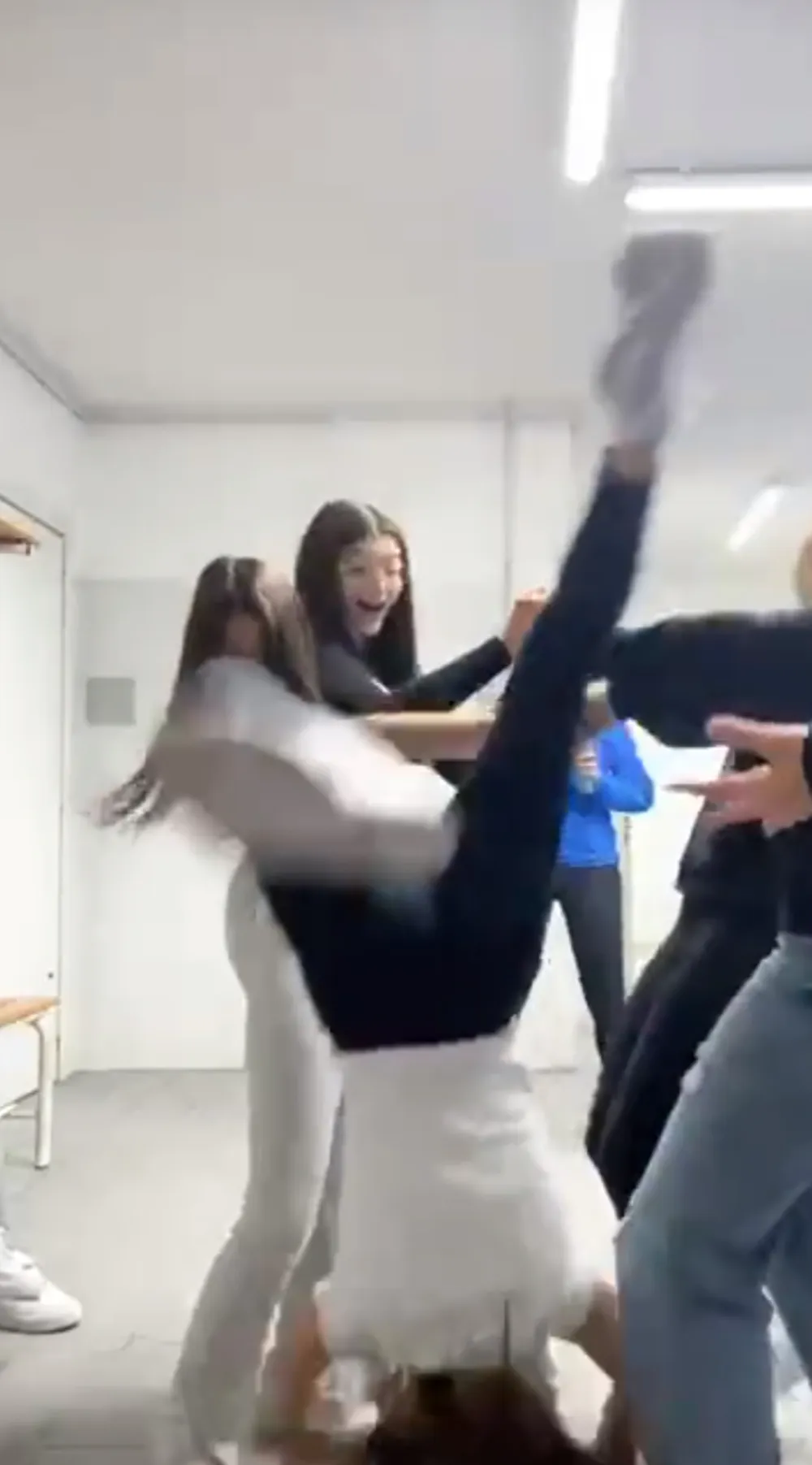 Leteći SUpermen, izazov na Tik Toku