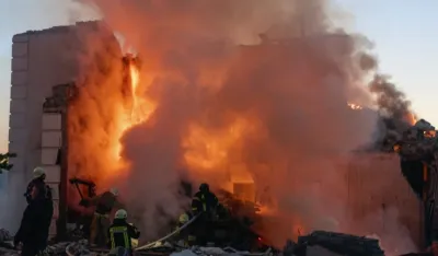(FOTO/VIDEO) Razorna eksplozija u Hagu: Vatrogasci tragaju za preživjelima
