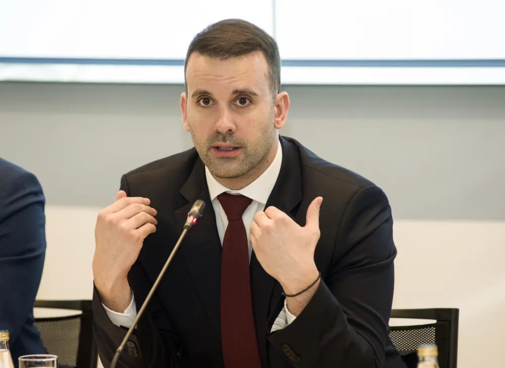 Spajić: Policija i tužila&scaron;tvo da ispitaju slučaj u Gimnaziji "Slobodan &Scaron;kerović"