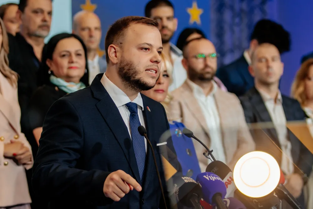Rakčević: Građevinska inspekcija da ispita ko je odgovoran za sječu čempresa u Zagoriču