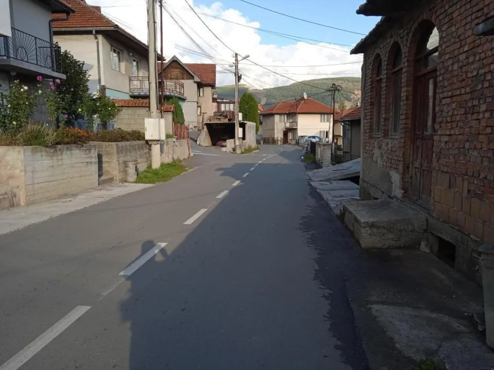Naјduža ulica u Pljevljima bez trotoara