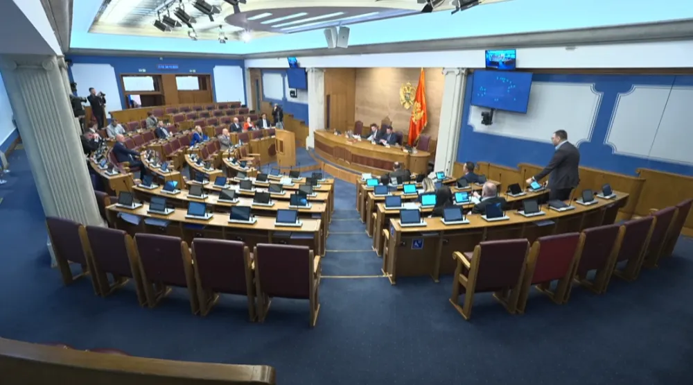 (UŽIVO) Ministar finansija: Budžetska inspekcija je transparentna; Eraković: Osnovati etičku inspekciju zbog Spajićevih&nbsp;obećanja