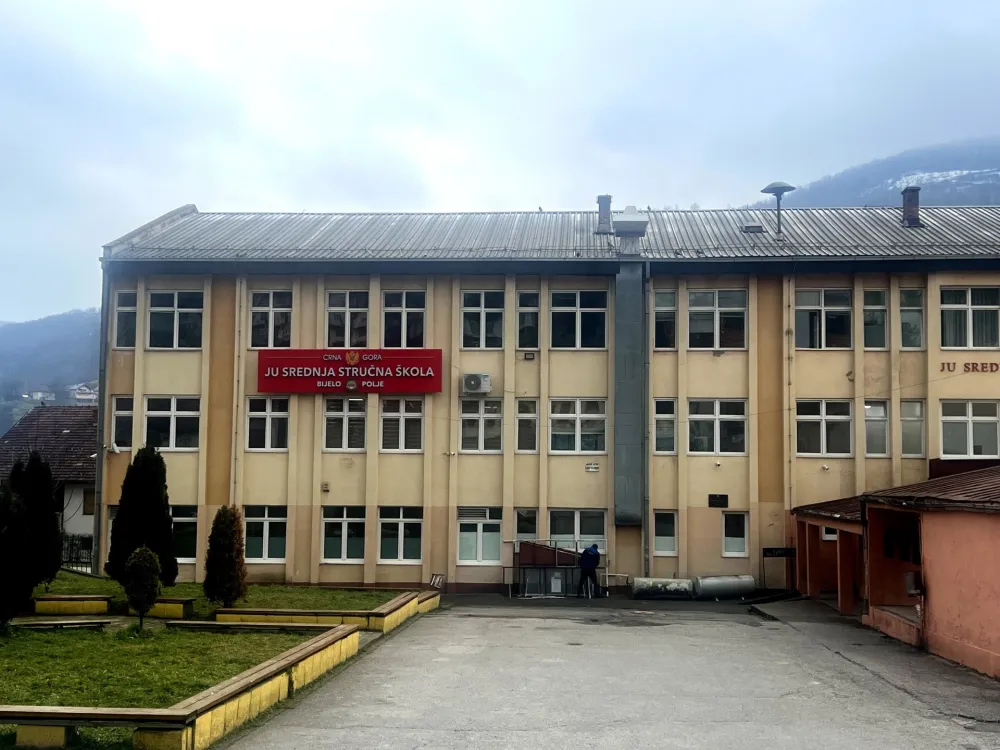 Profesor osumnjičen da je direktoru prijetio ubistvom