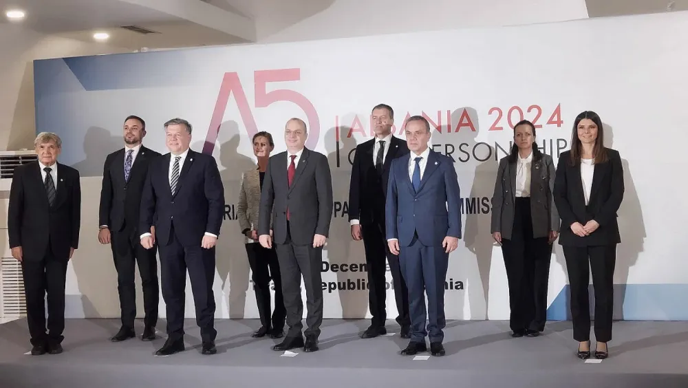 Učesnici konferencije A5 u Tirani