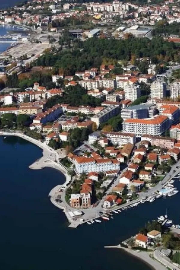 U Tivtu 1,5 hiljada gostiju