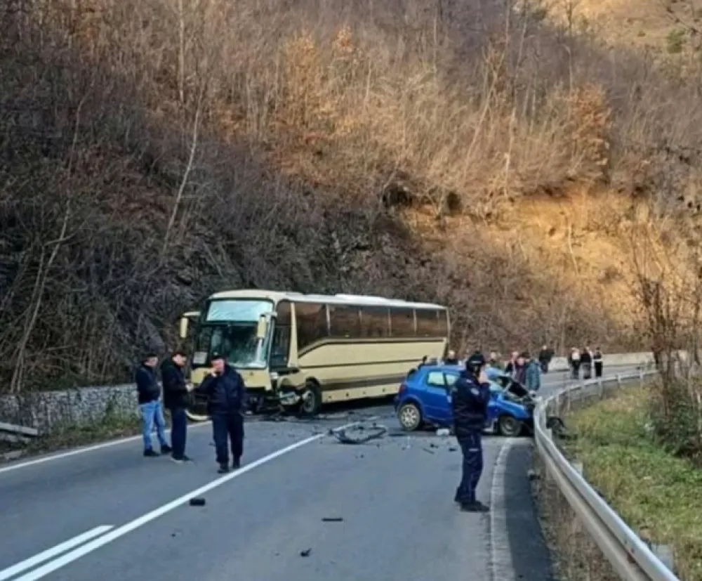 Srbija: Sudarili se autobus pun djece i automobil