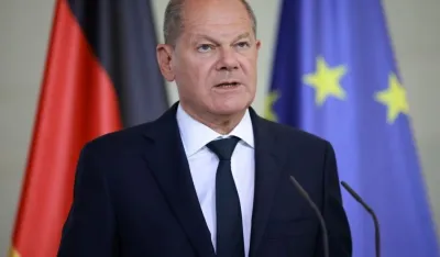 Olaf &Scaron;olcNjemački parlament bi trebalo danas da izglasa nepovjerenje &Scaron;olcu, otvaranje puta za izbore