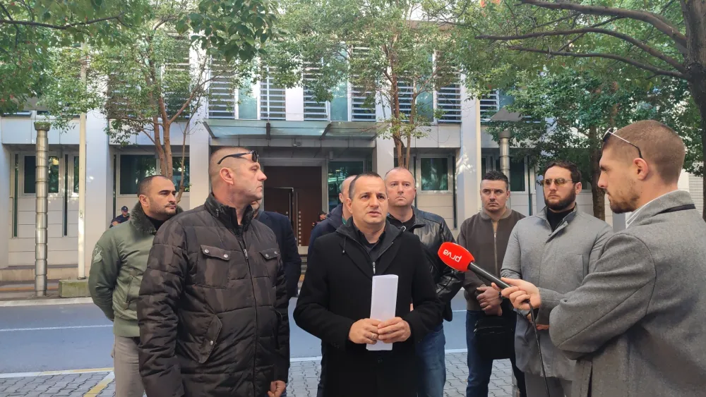 (VIDEO) Rmandić podsjetio Spajića na obećanje: Povećajte zarade službenicima policije i vratite dostojanstvo uniformi