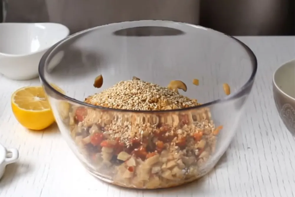 Posna kikiriki salata sa pečurkama