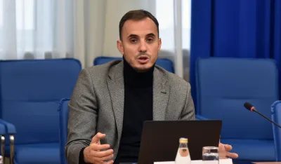 Konatar: Vlada za razvoj daje tri puta manje nego za plate