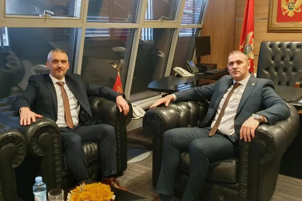 Шћепановић и Брђанин приликом примопредаје дужности