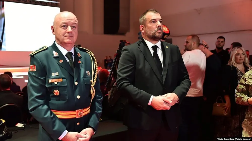 Lazarević ne može van države