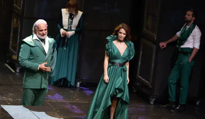 Scena iz predstave "Gospoda Glembajevi" CNP-a 