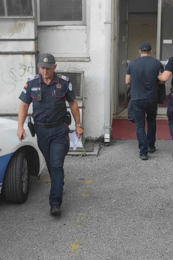Suđenje za &scaron;verc cigareta - Svjedok Pipović: Kum Mrkić mi je dao "skaj" telefon, uni&scaron;tio sam ga