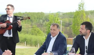 Igor Dodik o Stanivukoviću: Naučen je da drugi rade, a on se slika