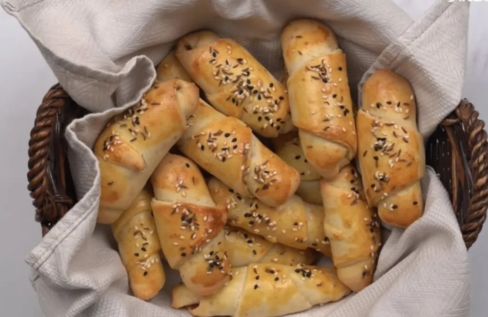 Kiflice sa &scaron;unkom i sirom