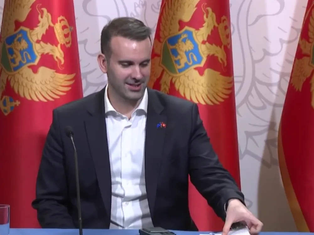 (UŽIVO) Spajić: Nećemo dozvoliti blokiranje parlamenta, moj zadatak je da izvučem Milatovića iz zagrljaja opozicije i DPS-a