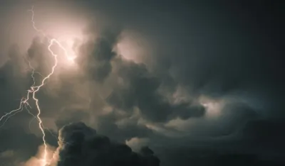 Oluja poremetila saobraćaj: U Britaniji otkazani letovi