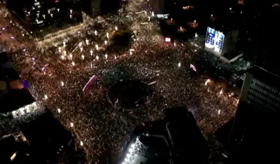 Skup na Slaviji iz drona