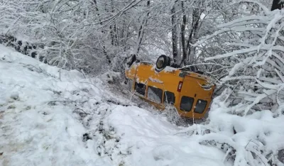 &Scaron;kolski autobus sletio s puta