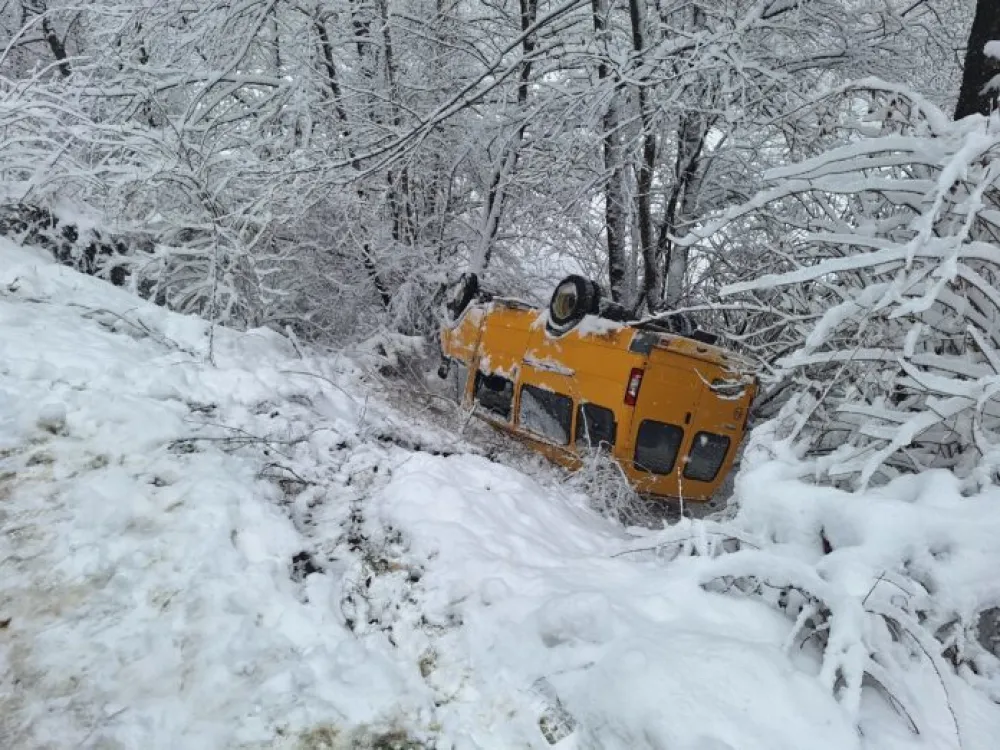 &Scaron;kolski autobus sletio s puta