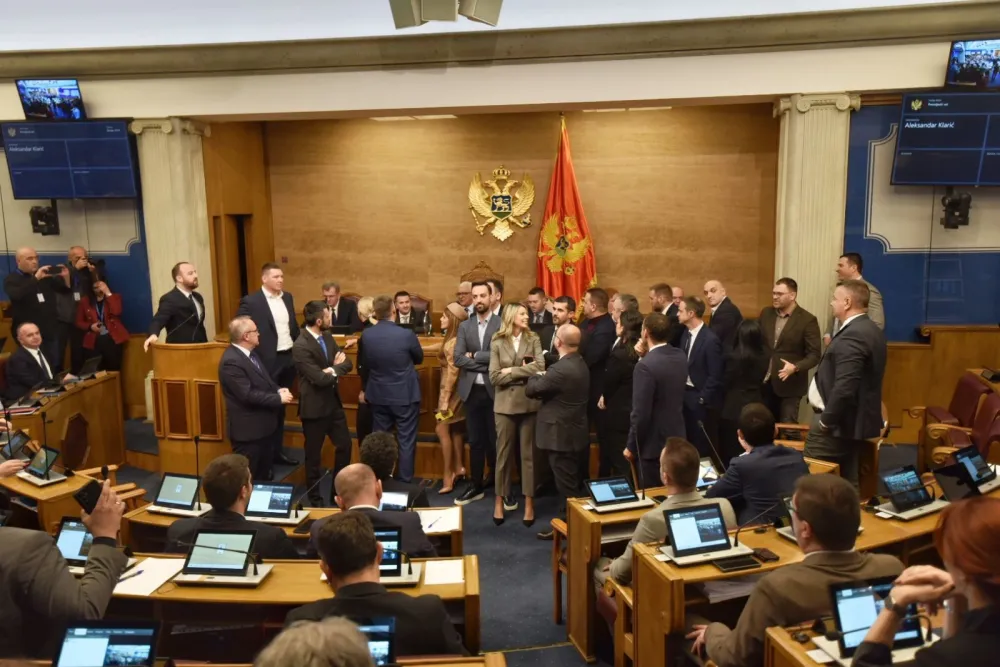 Razgovori predsjednika i premijera oživjeli staru ideju: Centristički blok za smirivanje krize