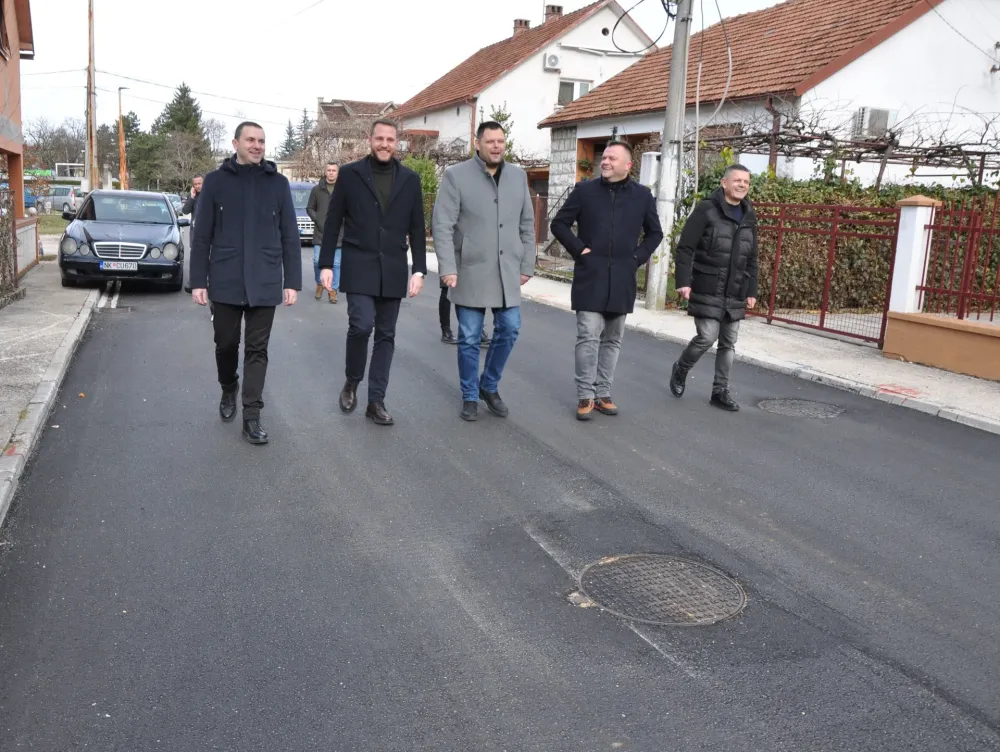 Otvoren kvart pod Trebjesom, asfaltirano osam ulica