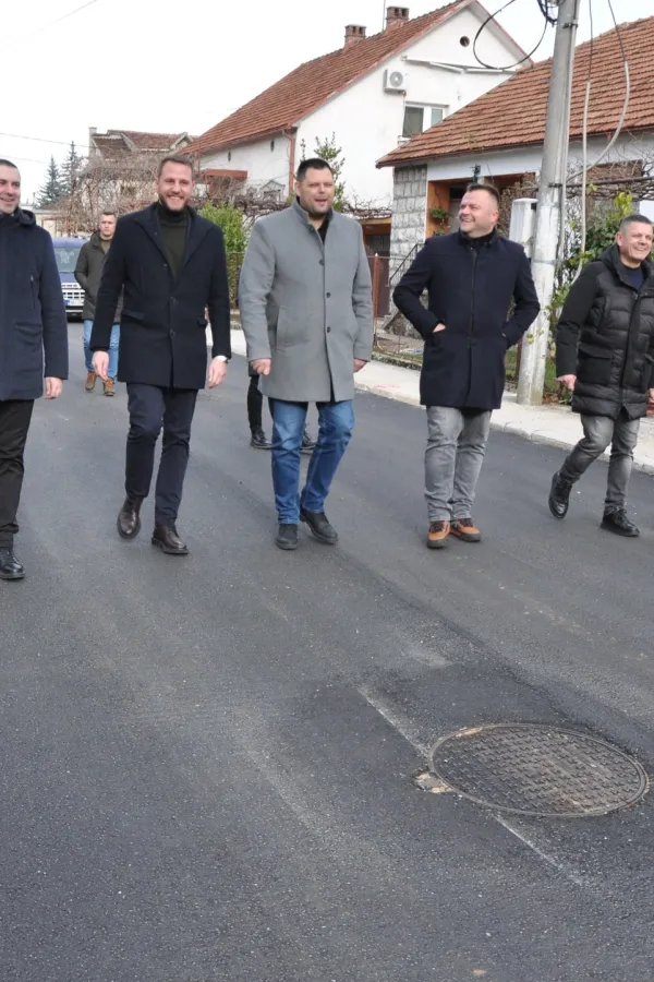 Otvoren kvart pod Trebjesom, asfaltirano osam ulica