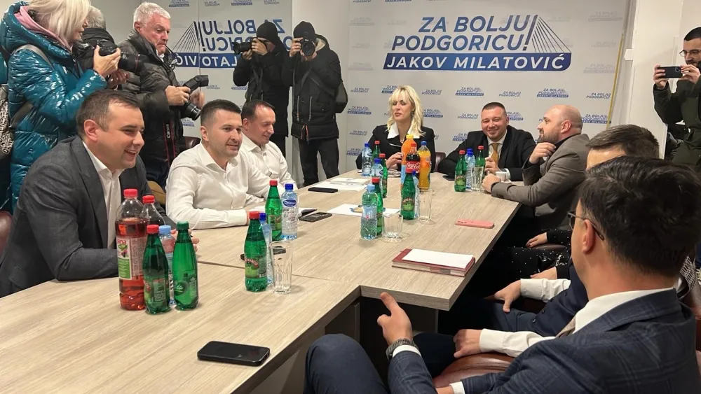 PES ponudio četvrtinu funkcija Pokretu za Podgoricu